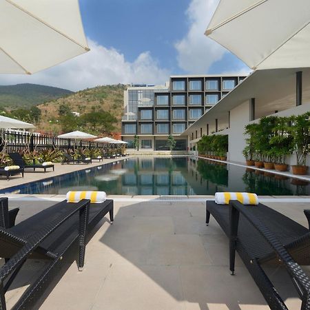 Marasa Sarovar Premiere Tirupati Dış mekan fotoğraf The swimming pool at the hotel