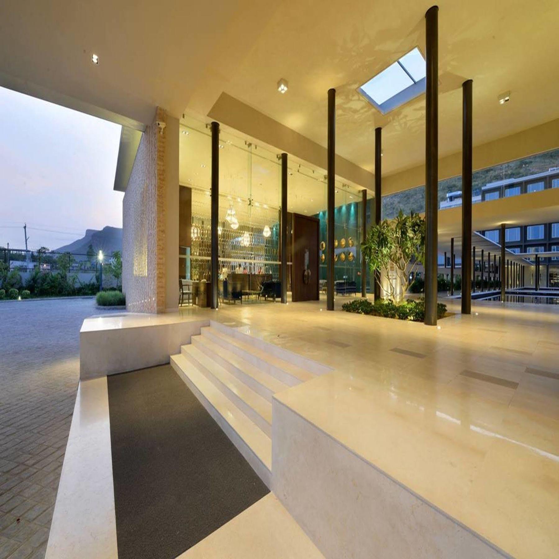 Marasa Sarovar Premiere Tirupati Dış mekan fotoğraf The lobby of the hotel