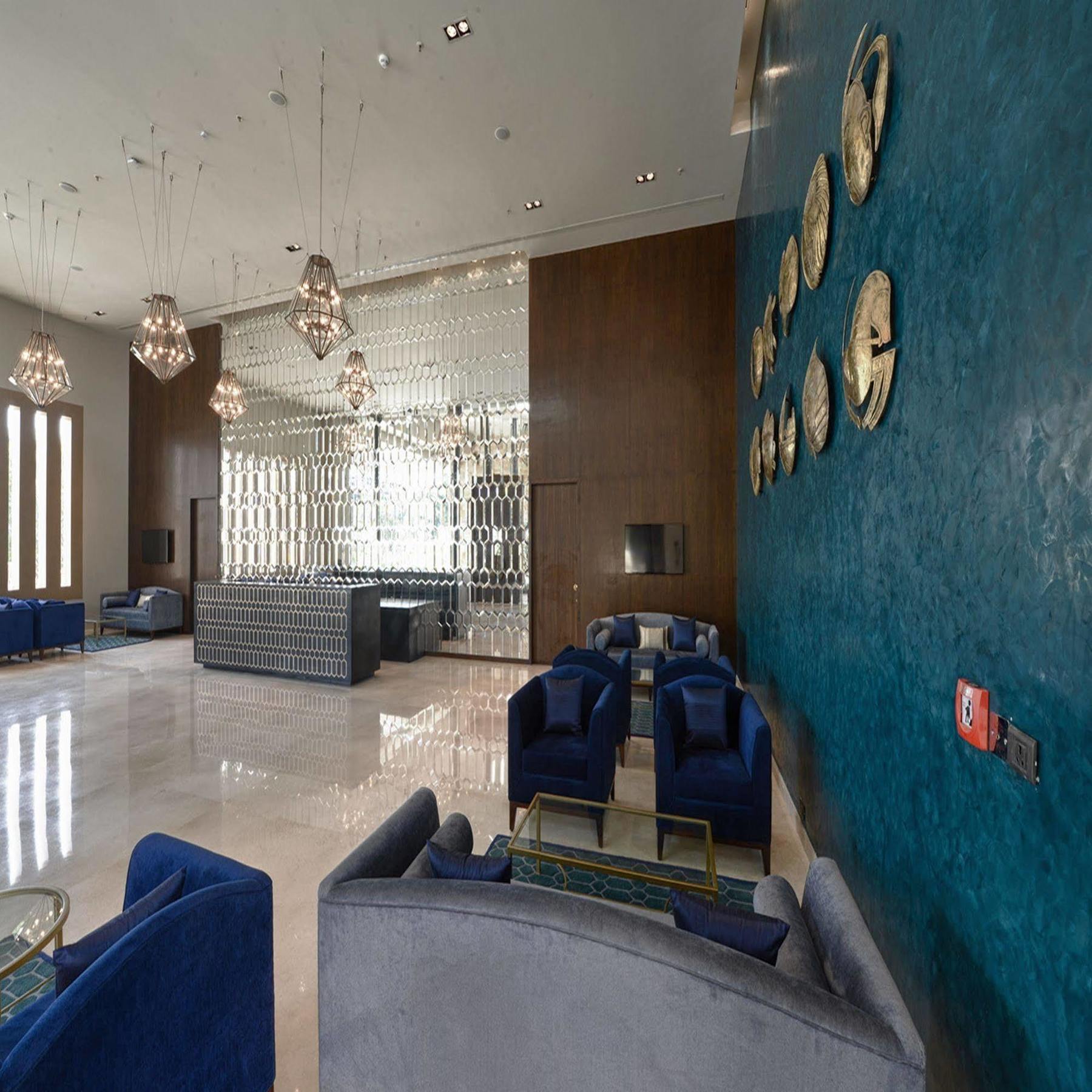 Marasa Sarovar Premiere Tirupati Dış mekan fotoğraf The lobby of the hotel