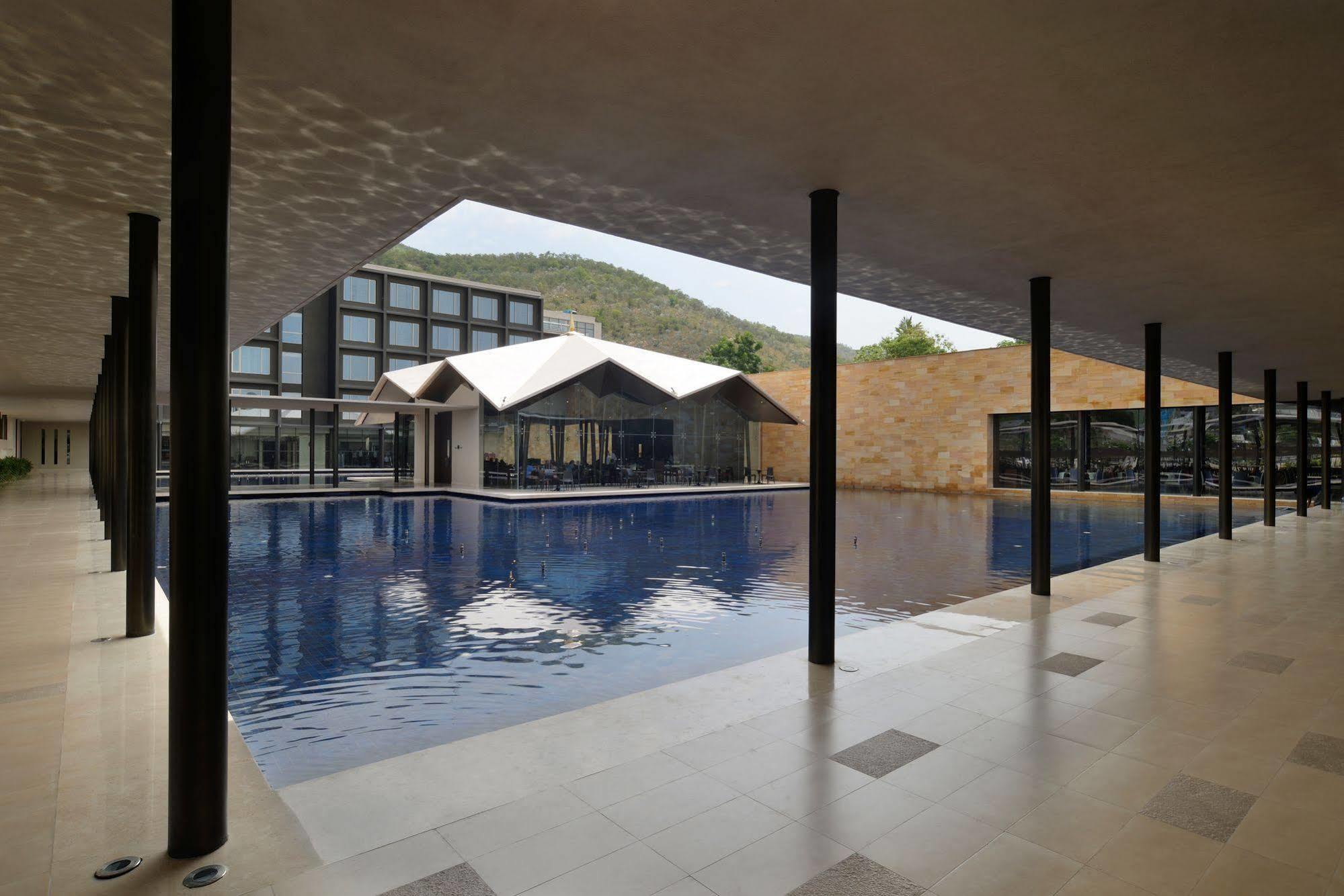Marasa Sarovar Premiere Tirupati Dış mekan fotoğraf The interior of the hotel