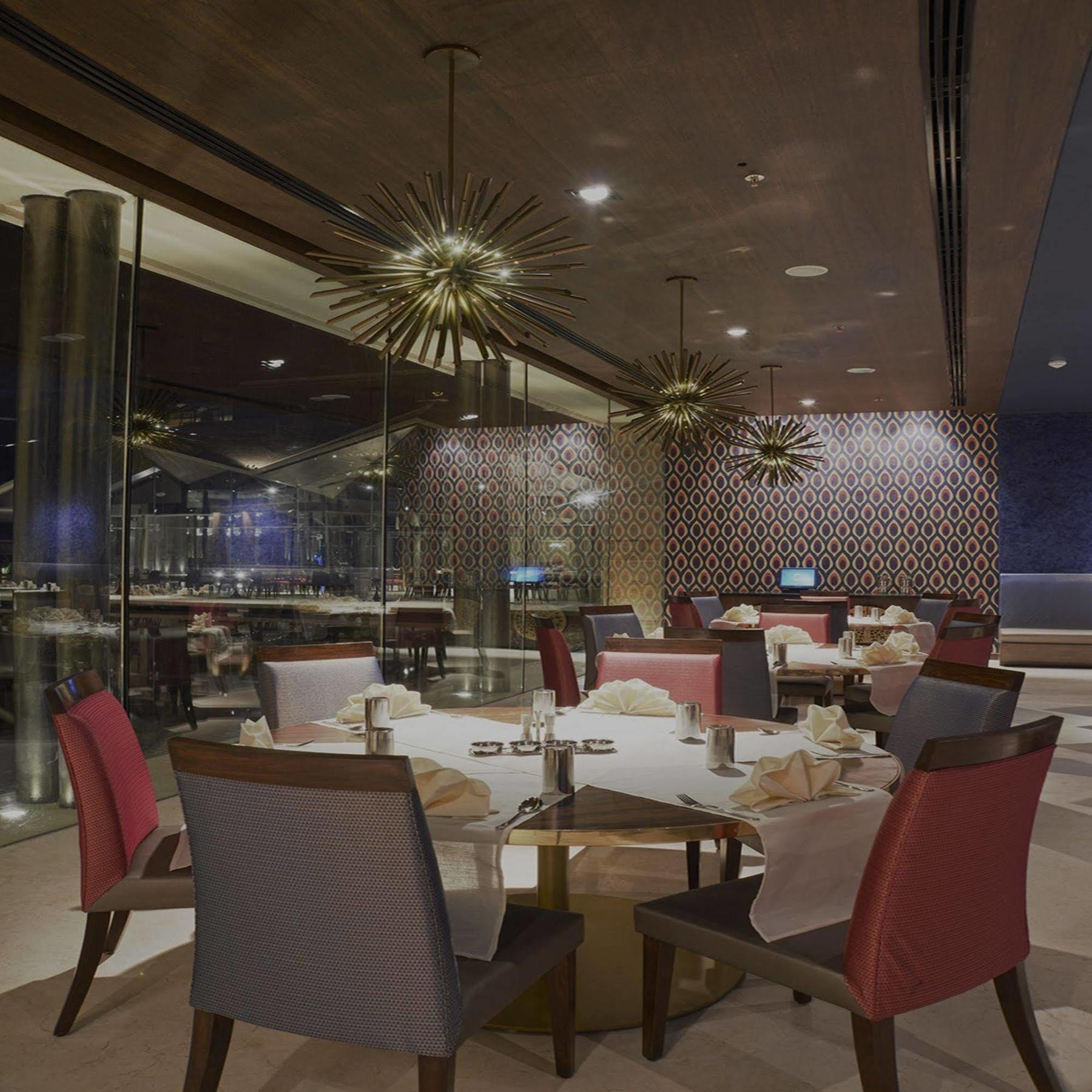 Marasa Sarovar Premiere Tirupati Dış mekan fotoğraf The interior of the restaurant